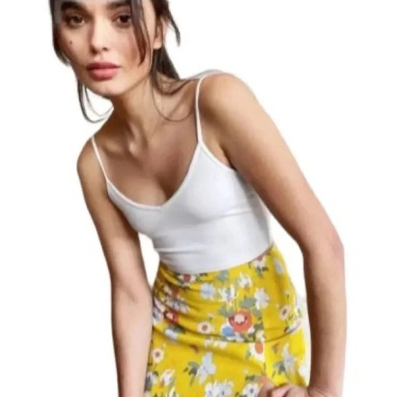 Aritzia Sunday Best Roxboro Striped V-Neck Tank Top | Black & White Size L - Picture 7 of 8